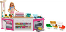 Carica l&#39;immagine nel visualizzatore di Gallery, Barbie FRH73 - Cucina da Sogno con Bambola, 5 Aree di Gioco, Pasta Modellabile, Luci e Suoni, Giocattolo per Bambini 4 + Anni