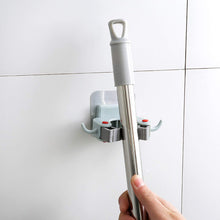 Carica l&#39;immagine nel visualizzatore di Gallery, Mop Holder Autoadesivo Scopa Titolare Parete Montato Clip per Bagno o...