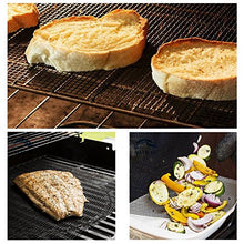 Carica l&#39;immagine nel visualizzatore di Gallery, GWHOLE Set di 4 BBQ Grill Mesh Tappetino Antiaderente Griglia Rete...