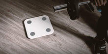 Carica l'immagine nel visualizzatore di Gallery, Mi Body Composition Scale 2, Bilancia Pesa Persona Digitale impedenziometrica Diagnostica Bluetooth Digitale con 13 parametri di composizione corporea, App per IOS e Andriod, bianco(versione italiana) Bilancia Composition