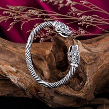 Carica l&#39;immagine nel visualizzatore di Gallery, fishhook Vintage Viking Pagan lupo testa vite metallo Antique Silver