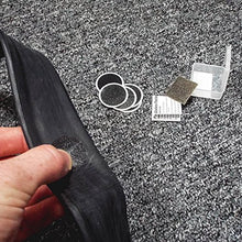 Carica l&#39;immagine nel visualizzatore di Gallery, VeloChampion - Kit di toppe autoadesive leggere per riparazione pneumatici...