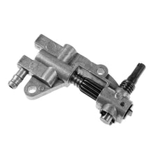 Carica l'immagine nel visualizzatore di Gallery, Pompa olio di ricambio Fit per motosega cinese 1 Pc Oil Pump+1 Worm - Ilgrandebazar