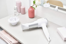 Carica l'immagine nel visualizzatore di Gallery, Rowenta CV5090F0 Powerline+ Asciugacapelli con Diffusore e Generatore di Ioni, Asciugatura Veloce, 2300 W, Argento/Bianco