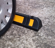 Carica l&#39;immagine nel visualizzatore di Gallery, SNS SAFETY LTD RWS-225 Fermaruote in Gomma per Parcheggi Commerciali o... - Ilgrandebazar