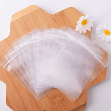 Carica l&#39;immagine nel visualizzatore di Gallery, Gudotra 100pz-12x17cm Sacchetti Plastica Trasparenti Risigillabili con Zip Chiusura a Cerniera Riutilizzabile Spesso Bustine per Alimentari (12x17cm, 100 Pezzi)