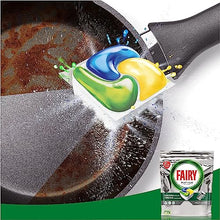 Carica l'immagine nel visualizzatore di Gallery, Fairy Platinum Detersivo Pastiglie Lavastoviglie, Brillantante, 54 Capsule Lavastoviglie, Limone, con Sistema Di Prelavaggio Integrato, Efficace nelle Sfide Difficili Contro lo Sporco