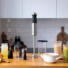 Carica l&#39;immagine nel visualizzatore di Gallery, Cecotec Frullatore a mano Power Pulsar 2300 MAX. Potenza massima 2300 W, Lame a 4 Lame Con Rivestimento In Titanio Nero, Piede XL, Bicchiere 700 ml con Coperchio, Aste e Tritatutto con Becco Ghiaccio