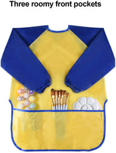 Carica l'immagine nel visualizzatore di Gallery, Natuce 2 Pezzi Grembiule da Pittura Bambini, Grembiulino Impermeabile Scuola Maniche Lunghe con 3 Tasche per Bambini 3-7 Anni , Grembiule da Gioco -- Pittura, Cucina, Scuola, casa (Giallo + Blu)