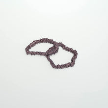 Carica l'immagine nel visualizzatore di Gallery, Set di 2 elastici per capelli, 100% seta, 22 momme, piccoli Scrunchies, OEKO-TEX viola Rhapsody viola.