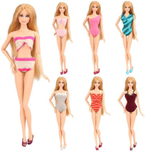 Carica l&#39;immagine nel visualizzatore di Gallery, Miunana 12 Pezzi per 28 - 30 CM / 11.5 Pollici Principessa Bambola = 5 PCS Costumi da Bagno + 5 PCS Sandali + 2 PCS Scarpe Colori Selezionati A Caso