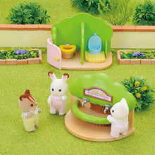 Carica l&#39;immagine nel visualizzatore di Gallery, NICI Sylvanian Families Nursery Set da Bagno
