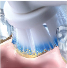 Carica l'immagine nel visualizzatore di Gallery, Oral-B Sensitive Clean Testine di Ricambio per Spazzolino Elettrico, Confezione da 8 Pezzi, Pacco Adatto alla Buca delle Lettere