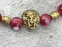 Carica l&#39;immagine nel visualizzatore di Gallery, Bracciale a testa di leone agata rossa a strisce naturali con perline dorate - Ilgrandebazar