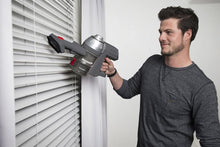 Carica l&#39;immagine nel visualizzatore di Gallery, Hoover FD22G Scopa Ricaricabile 2 in 1 Freedom, senza sacchetto, Autonomia fino a 25 minuti, Serbatoio da 0.7 litri, 76 dB, Grigio Perlato