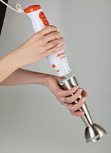 Carica l&#39;immagine nel visualizzatore di Gallery, Ariete 881 Pimmy 200 W, Frullatore a Immersione, 200 W, 2 Velocità, Lama in Acciaio inox, Gancio in Gomma in Dotazione, Bianco/Arancione