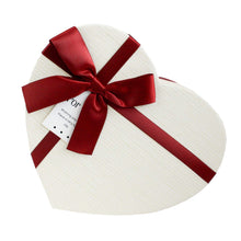 Carica l&#39;immagine nel visualizzatore di Gallery, Emartbuy Lusso Rigido Scatola Regalo Singola Cuori - Borgogna / Crema - Ilgrandebazar