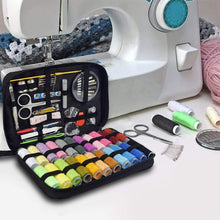 Carica l'immagine nel visualizzatore di Gallery, McNory Kit da Cucito,Portatile Set da Cucito con 176 Pezzi Accessori da Cucire:Custodia per Trasporto,Bobine di Filo,Forbici,Aghi da Cucire e Bottoni per Casa Viaggio e Emergenza