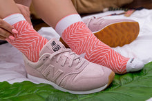Carica l&#39;immagine nel visualizzatore di Gallery, Rainbow Socks - Donna Uomo Calzini Sushi Salmone Cetriolo Maki - 2 Paia