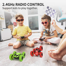 Carica l&#39;immagine nel visualizzatore di Gallery, SGILE Ricaricabile Macchina Telecomandata per Bambini, 4WD Auto Telecomandata con Batteria Ricaricabile, RC Macchina Acronazia Rotazione a 360 Gradi Regalo Verde