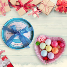 Carica l'immagine nel visualizzatore di Gallery, 7 Bombe da Bagno, Sali da Bagno, Fatto a Mano, Effervescente, Rigenerante e Idratante per la pelle, Idee Regalo Natale, Compleanno, San Valentino, Festa Della Mamma, per Donna, Uomo, Bambini, Relax