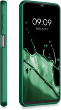 Carica l'immagine nel visualizzatore di Gallery, kwmobile Custodia Compatibile con Samsung Galaxy A32 5G - Cover Silicone TPU Effetto Metallizzato - Protezione Back Case Morbida Verde Metallizzato