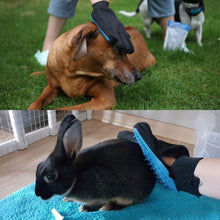 Carica l'immagine nel visualizzatore di Gallery, XiDe 2 Pezzi Guanto a Spazzola per Cani Gatti Massaggio e Pulizia Guanto Spazzola Cardatore Animali Elimina Peli Corti e Lunghi Massaggiante per Cani Gatti Coniglio Cavallo Cane Gatto Cavalli