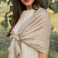 Carica l&#39;immagine nel visualizzatore di Gallery, Colours &amp; Beauty Coprispalle Donna Elegante Cerimonia | Stola Donna Cerimonia | Foulard Donna | Coprispalle Donna Estivo | Coprispalle Estivo | Stola Donna Elegante cerimonia Beige