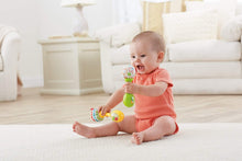 Carica l'immagine nel visualizzatore di Gallery, Fisher-Price Le Maracas per Neonati con Impugnature Soffici, Rafforza le Capacità Motorie e Sensoriali, Giocattolo per Bambini di 3 + Mesi, BLT33