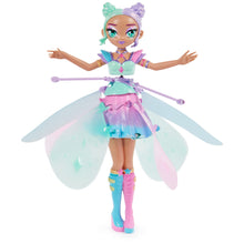 Carica l&#39;immagine nel visualizzatore di Gallery, HATCHIMALS Crystal Flyers, Bambola Pastel Kawaii, Giocattolo Magico Volante con Luci (la Confezione può Variare), Giocattoli per Bambini e Bambine, 5+ Anni