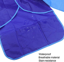 Carica l'immagine nel visualizzatore di Gallery, Natuce 2 Pezzi Grembiule da Pittura Bambini, Grembiulino Impermeabile Scuola Maniche Lunghe con 3 Tasche per Bambini 3-7 Anni , Grembiule da Gioco -- Pittura, Cucina, Scuola, casa (Giallo + Blu)