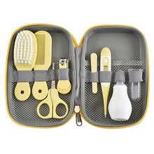 Carica l&#39;immagine nel visualizzatore di Gallery, Set per la Cura del Bambino, MKNZOME 8 pezzi Accessori Neonato per la Cura del Neonato Bambino Spazzola Forbicine Set per la Cura Delle Unghie con borsa da trasporto per viaggio, Asilo, uso domestico