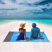 Carica l&#39;immagine nel visualizzatore di Gallery, Th-some Tapis de Plage Anti Sable, Couverture de Pique Nique 200 * 140cm Portable Imperméable Pliable avec 4 Piquets pour Plage, Camping, Picnic, Voyage ect Les Èvénements en Extérieur