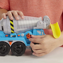 Carica l'immagine nel visualizzatore di Gallery, Hasbro Play-Doh - Wheels Play-Doh Autocarro Betoniera Playset con Pasta da Modellare Cemento e in 3 Colori Atossici, E68915L1