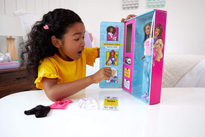Barbie Carriera a Sorpresa, Bambola con Abiti e Accessori, GFX86