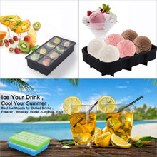 Carica l'immagine nel visualizzatore di Gallery, IZSUZEE 4 Pezzi di Stampi Silicone per con Coperchi, Cubetti di Ghiaccio Riutilizzabili, Stampi per Ghiaccio in Silicone per Congelatore, Whisky, Cocktail e Altre Bevande.