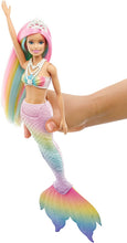 Carica l'immagine nel visualizzatore di Gallery, Barbie Bambola Sirena Cambia Colore con Capelli Arcobaleno, Giocattolo per Bambini 3+Anni, GTF89