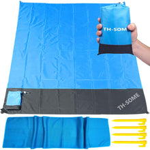 Carica l&#39;immagine nel visualizzatore di Gallery, Th-some Tapis de Plage Anti Sable, Couverture de Pique Nique 200 * 140cm Portable Imperméable Pliable avec 4 Piquets pour Plage, Camping, Picnic, Voyage ect Les Èvénements en Extérieur