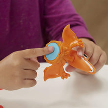 Carica l'immagine nel visualizzatore di Gallery, Hasbro Play-Doh Dino Crew - Il T-Rex Mangione, dinosauro giocattolo con suoni da dinosauro e 3 uova Play-Doh, per bambini dai 3 anni in su