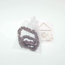 Carica l'immagine nel visualizzatore di Gallery, Set di 2 elastici per capelli, 100% seta, 22 momme, piccoli Scrunchies, OEKO-TEX viola Rhapsody viola.