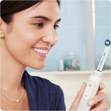 Carica l&#39;immagine nel visualizzatore di Gallery, Oral-B Precision Clean Confezione da 10 Testine di Ricambio per Spazzolino Elettrico Ricaricabile, per Una Pulizia Accurata e Profonda, Pacco Adatto alla Buca delle Lettere
