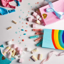 Carica l'immagine nel visualizzatore di Gallery, Funny House 40 Pezzi Sacchetti Regalo di Carta Regalo Confetti Borse Arcobaleno Festa con Un Rotolo di 100 Adesivi per Bambini Feste di Compleanno