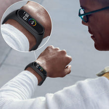 Carica l'immagine nel visualizzatore di Gallery, VGUARD [6 Pack] Pellicola Protettiva per Xiaomi Mi Band 4, Wet Applied...