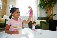 Carica l&#39;immagine nel visualizzatore di Gallery, Barbie- Dreamhouse Adventures Bambola Nuotatrice in Costume con Trampolino e Cucciolo Giocattolo per Bambini 3+ Anni, GHK23