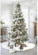Carica l&#39;immagine nel visualizzatore di Gallery, arekeke Tappeto per Albero di Natale, Gonna Copertura di Base Bianco Peluche Pannello Esterno Albero Natale per Decorazione di Festa di Natale (90cm)
