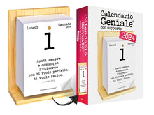 Carica l&#39;immagine nel visualizzatore di Gallery, Calendario Geniale 2024. L&#39;Originale. Supporto Legno di Abete Naturale Biologico. Idea Regalo. Il Primo con Bonus digitali. Leggi ogni giorno una frase e il pensiero Filosofico. Calendario con scatola