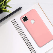 Carica l&#39;immagine nel visualizzatore di Gallery, kwmobile Cover compatibile con Google Pixel 4a - Custodia in Silicone Effetto Gommato - Back Case Protezione Cellulare - rosa opaco