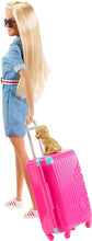Carica l&#39;immagine nel visualizzatore di Gallery, Barbie in Viaggio, Bambola Bionda con Cucciolo, Valigia che si Apre, Adesivi e Accessori, Giocattolo per Bambini 3 + Anni, FWV25