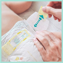 Carica l'immagine nel visualizzatore di Gallery, Pampers Premium Protection taglia 5, 152 Pannolini, Pampers 'Softest Comfort, consigliati da British Skin Foundation, 11-16 kg