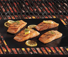 Carica l'immagine nel visualizzatore di Gallery, Set di 5 Barbecue Grill Mat, Gyvazla Stuoie Grigliata, Forno Liner, Cottura Mat, Riutilizzabile, Lavastoviglie Mat Cucina Sicura per Griglia Barbecue Grill